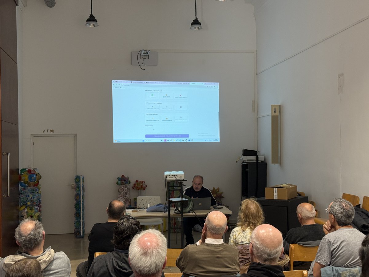 scratchcatala's tweet photo. @fab_casadelmig @marc_gudel ens explica les aplicacions que ha dissenyat per ajudar als docents, una sobre eines d'inclusió i l'altra amb eines de robòtica educativa; comparador de robots, generador d'activitats...!🤖

▶️ https://t.co/V5meQwoMr2

▶️ https://t.co/UVOaptGlBX

#ScratchEDMeetup #BCN https://t.co/QVDit1ckhj