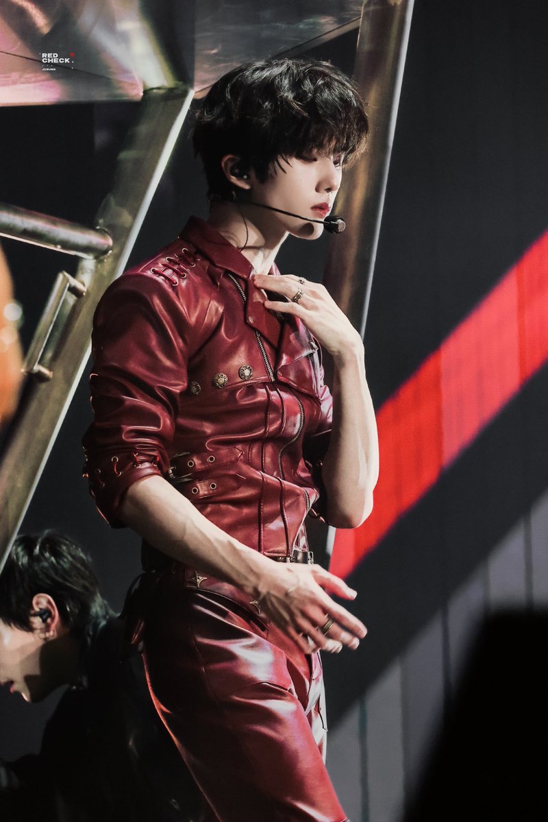 𝗥𝗘𝗗 𝗖𝗛𝗘𝗖𝗞 tweet media