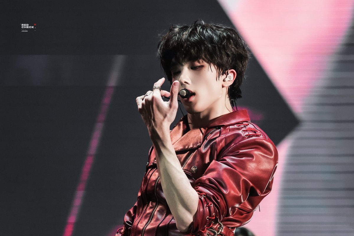 𝗥𝗘𝗗 𝗖𝗛𝗘𝗖𝗞 tweet media