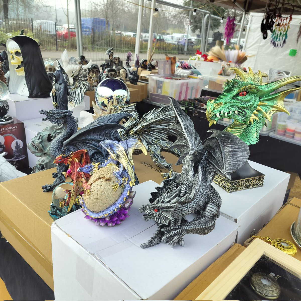 RNLGiftShack's tweet photo. Bilston market today #gothic #crystals #skulls #marketday https://t.co/GykRw2MxGW