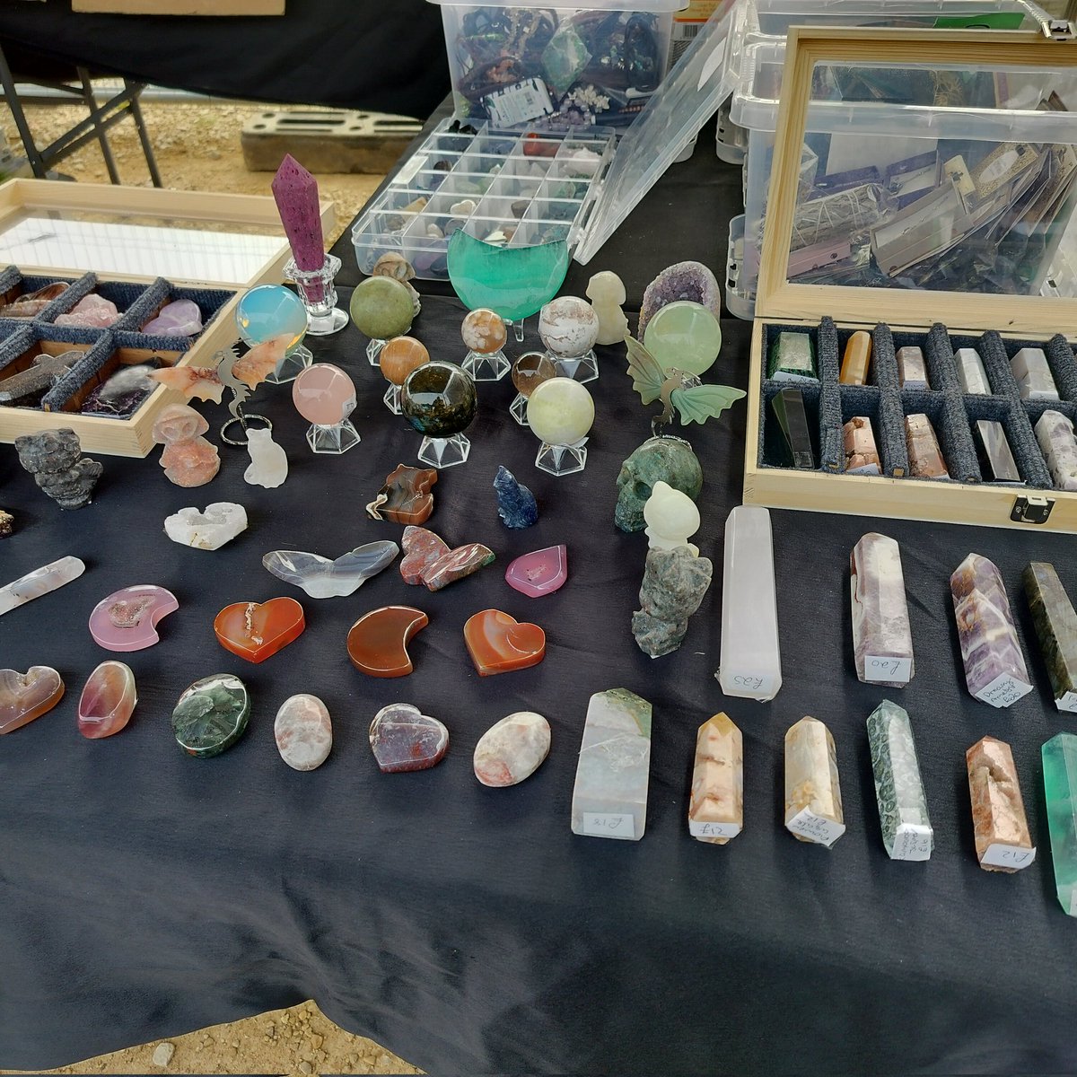 RNLGiftShack's tweet photo. Bilston market today #gothic #crystals #skulls #marketday https://t.co/GykRw2MxGW
