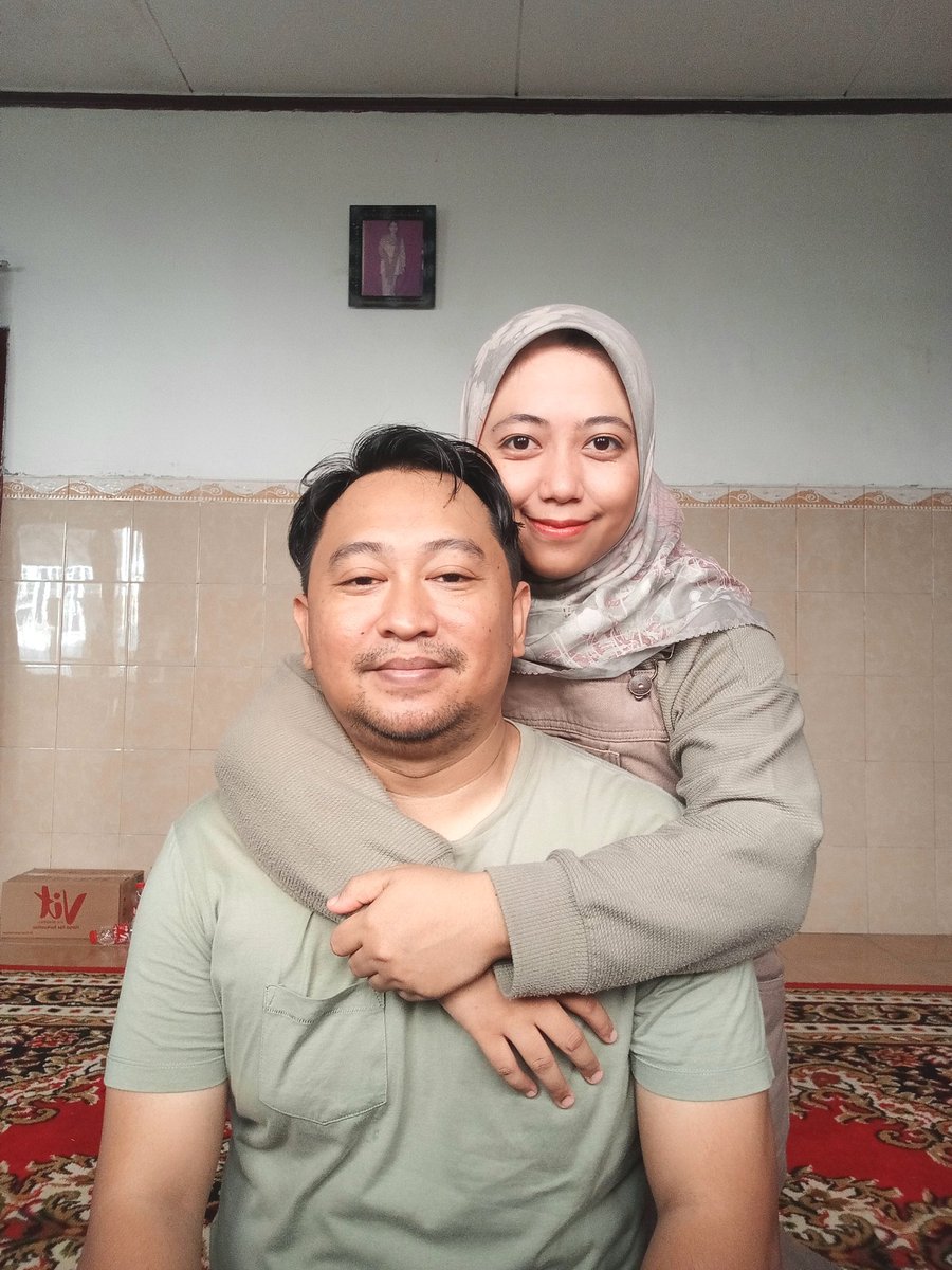 amdied's tweet photo. @unmagnetism Tukang moto di keluarga, giliran mau foto berdua, gaada yg motoin. Jadinya selfie. 😅👌 https://t.co/A1iXdMdR6m