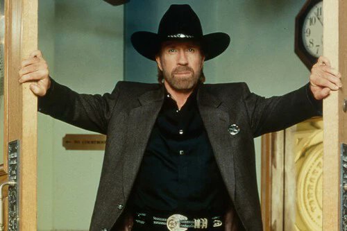 Plan9_'s tweet photo. Hoy celebramos al hombre, al mito, a la broma eterna…y a uno de los rostros más reconocibles del género.

Gracias por tanto, Chuck.

#Homenaje #LeyendaViva https://t.co/qohpliuHhY