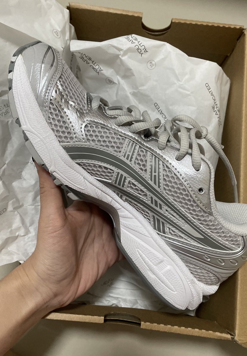 cnxmatcha's tweet photo. 🌟asics gel-kayano 14 (แท้)
• cloud gray/clay grey

(ใส่ครั้งเดียว สภาพนางฟ้า 100%
ขอส่งน้องต่อคั่บ ใส่แล้วไม่ชอบกดไซส์มาพอดีเกิน)

👉🏻 size 37.5 (6.5us)
🏷️ 3,600 .- ส่งฟรี

#ส่งต่อ #ส่งต่อรองเท้า #ASICSTH https://t.co/EjA9fjZQGi