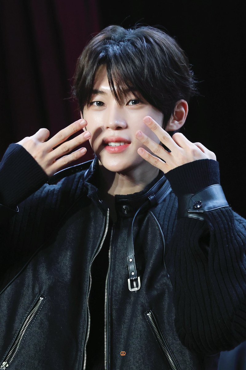 i33dot's tweet photo. 260321 
#김도훈 #kimdohun #idntt #아이덴티티 https://t.co/EFJ8AWakOJ