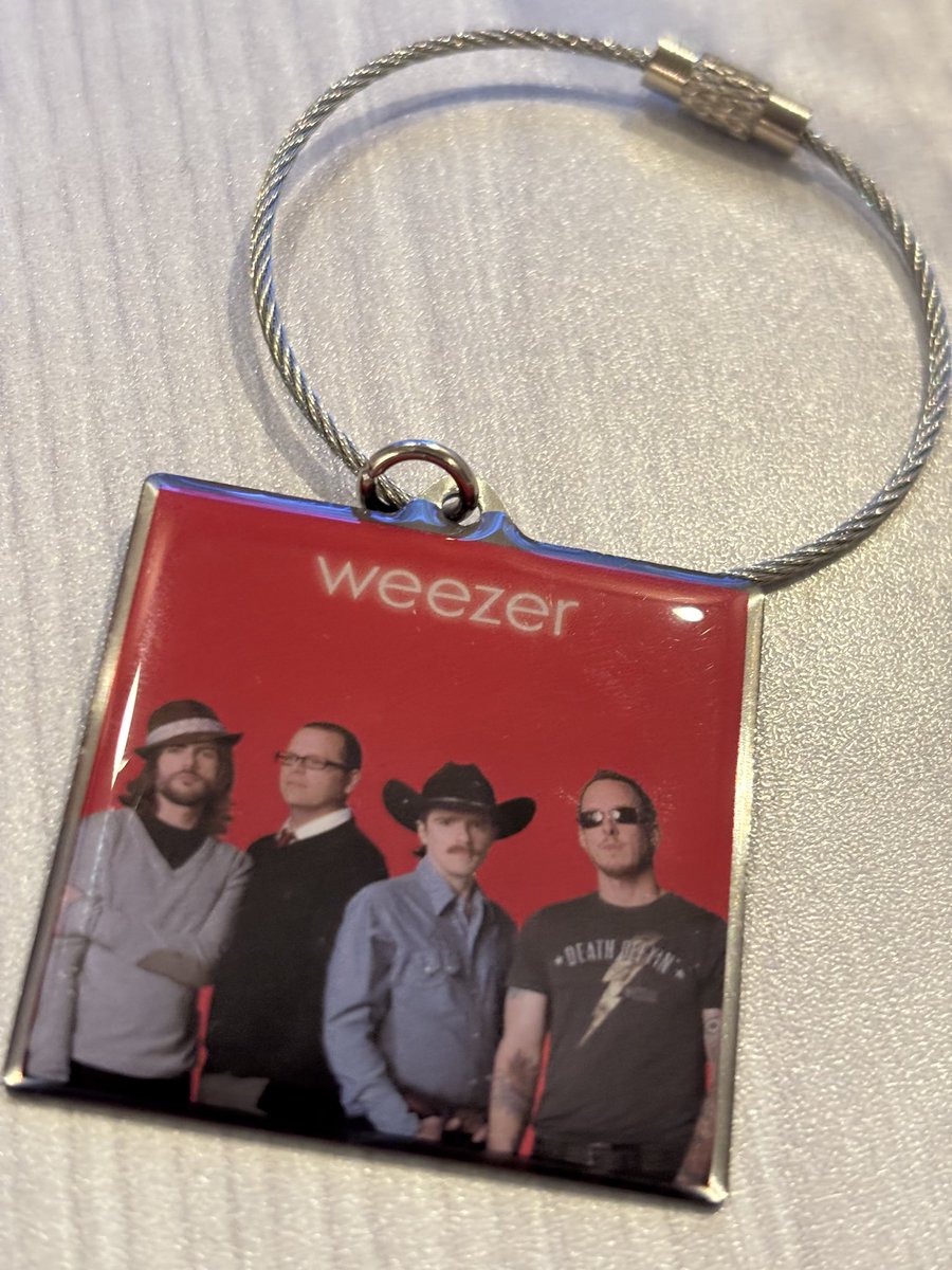 take1977's tweet photo. レッドアルバムでした。 https://t.co/uRK7z6pfCD
