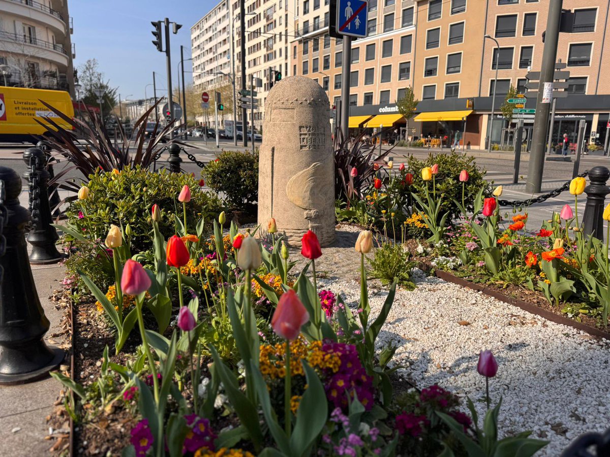 AzzazNadege's tweet image. ☀️🌱🌳🌸🌺 C’est (enfin!) le Printemps à #Châtillon!
Profitez des jours qui rallongent, de l’ensoleillement et des magnifiques espaces verts et parcs de notre ville entretenus avec ♥️ par nos formidables jardiniers!