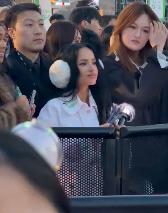 About Music tweet media