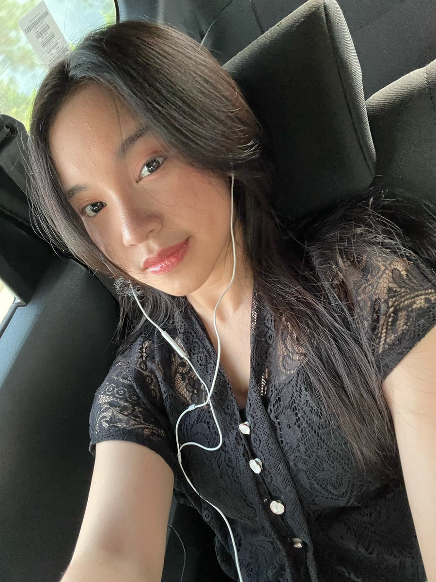 N_IntanJKT48's tweet photo. 🤍🖤 https://t.co/rIeeSOKjoF