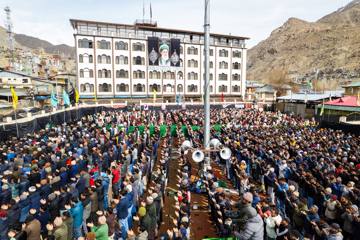 ikmtofficial's tweet photo. Namaz-e-Eid-ul-fitr, Hussaini Park Kargil https://t.co/veH3PuOMdq