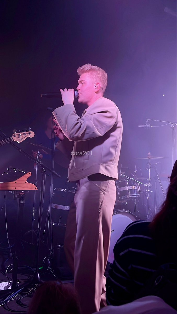 Cora 🫧 tweet media