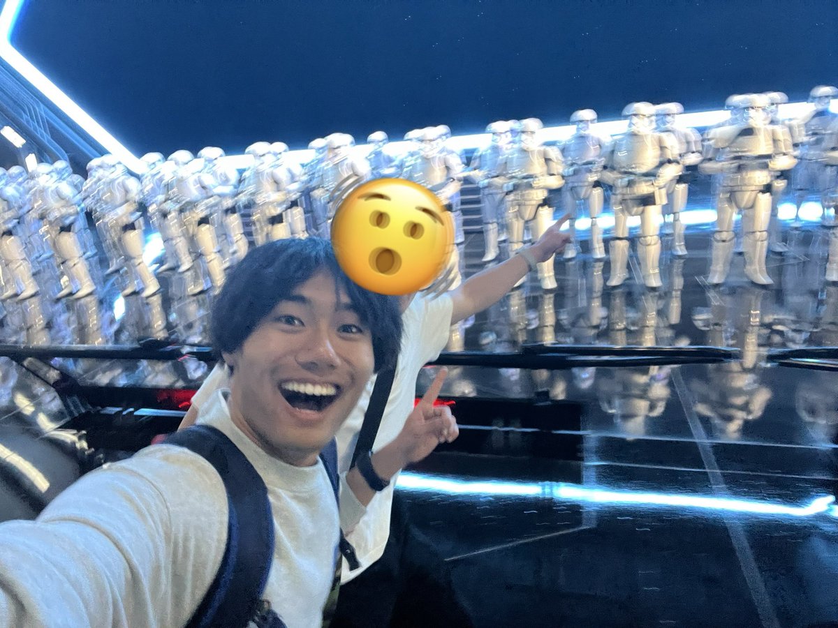 volunteer_state's tweet photo. あと、今回の米国旅行で夢が叶いました。
ディズニーランドにてミレニアム・ファルコンに乗りました。
ついでにファースト・オーダーにも拘束されたし、尋問される前にレジスタンスに助けてもらいました。
まだまだ遊び足りなかったので、是非とももう一回行きたい。 https://t.co/oAgPIoZnWc