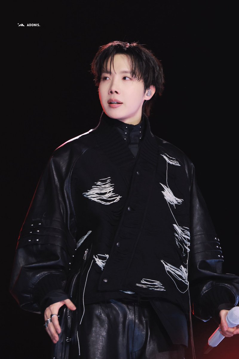 아도니스 Adonis 💫 tweet media