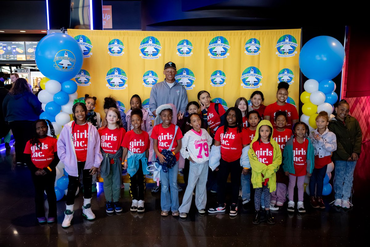 AstrordinaryDF's tweet photo. Shoutout to our incredible community partners for bringing their students out to our private screening of @ProjectHailMary! ✨
It was an honor to host students from Girls Inc. TNV.  We’re grateful to share experiences like this with the next generation. 🚀 https://t.co/cLUR6i9iO1