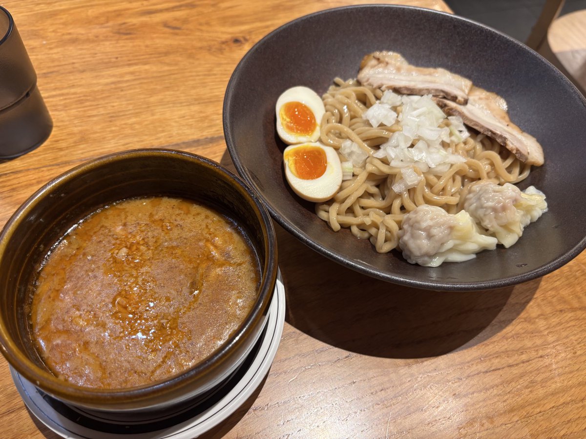 都賀ヨウ/アシノ【ギタリスト作曲家】 tweet media