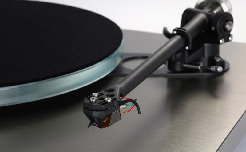 Klangheimat's tweet photo. Rega Planar 6 RS Edition: RB880-Tonarm + Nd9-System + Doppelriemenantrieb – alles aus dem Planar 8, im kompakten Planar-6-Gehäuse. Ab Werk justiert, spielbereit.

Unsere Vorstellung: https://t.co/GkhIhZJUXb

#HiFi #Rega https://t.co/P5sYlIVlq4