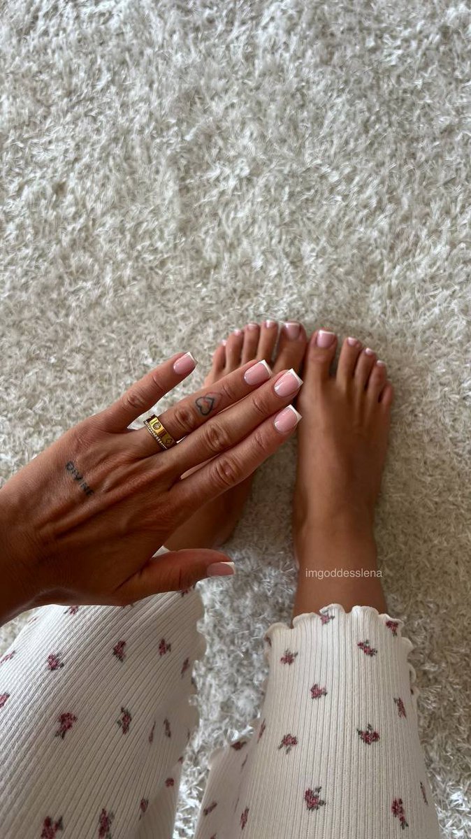 Goddess Lena tweet media