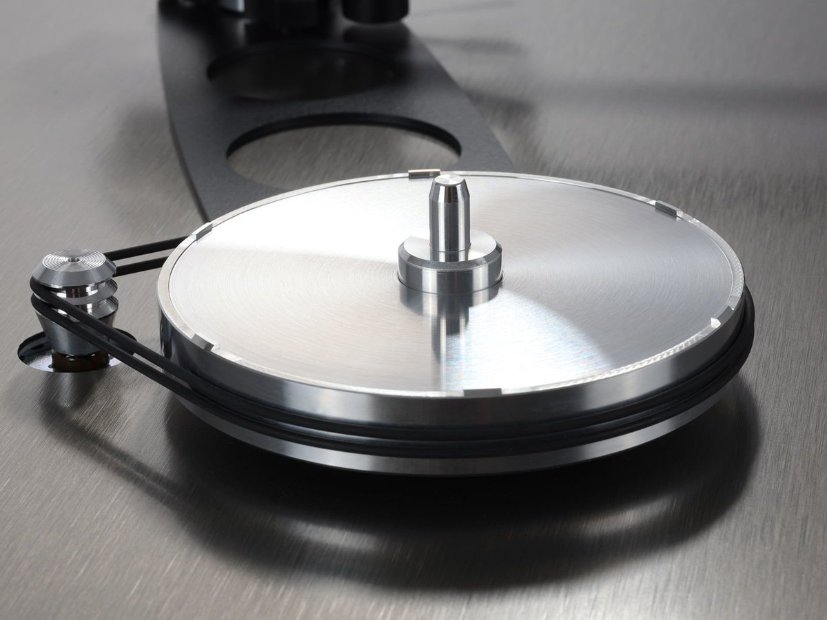 Klangheimat's tweet photo. Rega Planar 6 RS Edition: RB880-Tonarm + Nd9-System + Doppelriemenantrieb – alles aus dem Planar 8, im kompakten Planar-6-Gehäuse. Ab Werk justiert, spielbereit.

Unsere Vorstellung: https://t.co/GkhIhZJUXb

#HiFi #Rega https://t.co/P5sYlIVlq4