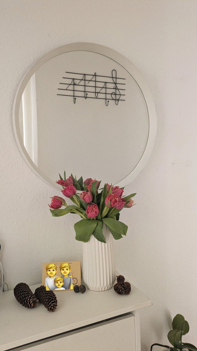 کارا tweet media