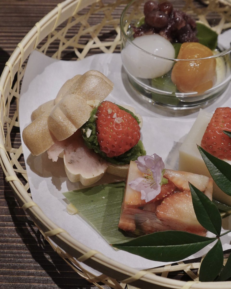 lys___yuri's tweet photo. 静かで落ち着いた空間で美味しいお茶と和菓子をいただける場所🍵🌿

📍花千花 / 名古屋（那古野） https://t.co/iad7IfQvL4