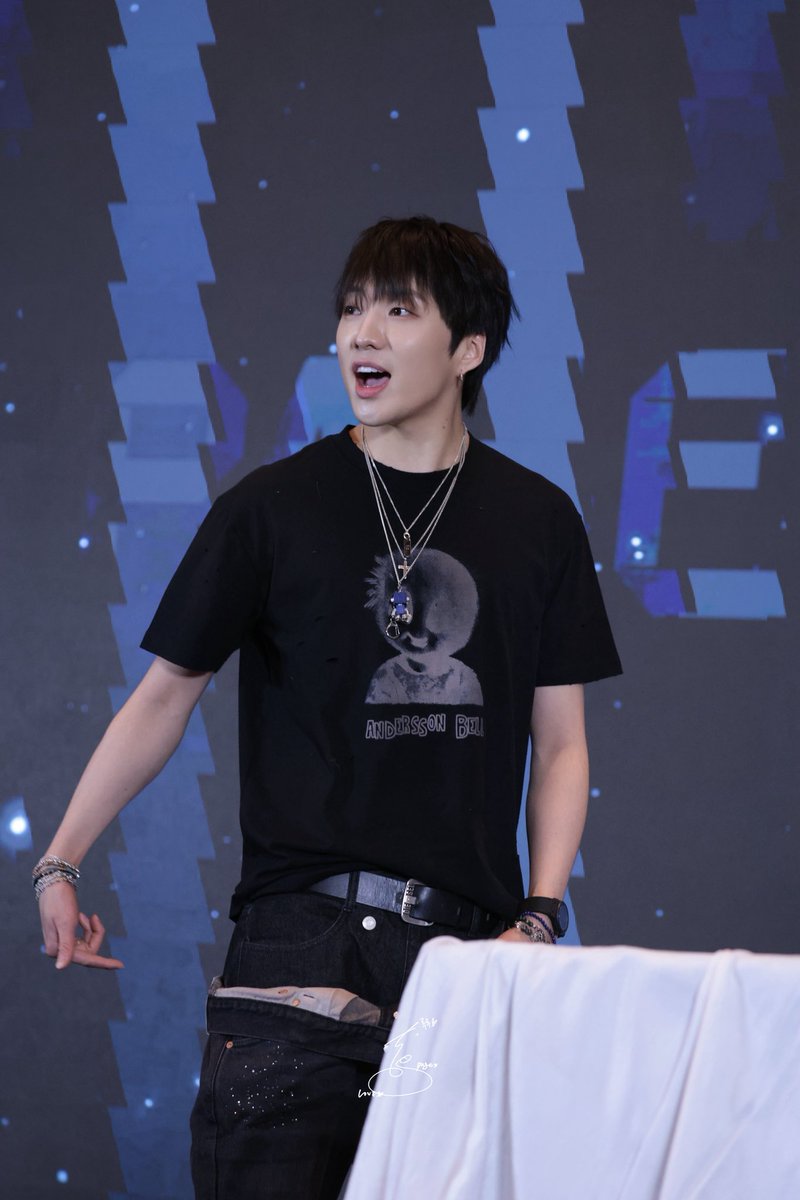 상하이 팬싸
:오빠 바지 바지
승윤:뭐?
:바지가 떨어졌어
승윤:이것 패션야 패션…
ㅋㅋㅋㅋㅋㅋㅋ

#위너 
#WINNER
#강승윤
#YOON
<a href="/official_yoon_/">official_yoon_</a>