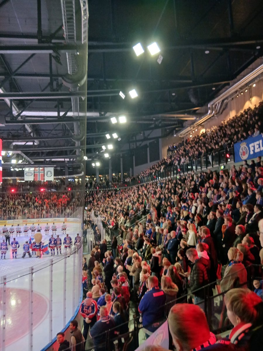 Engaheleåret tweet media