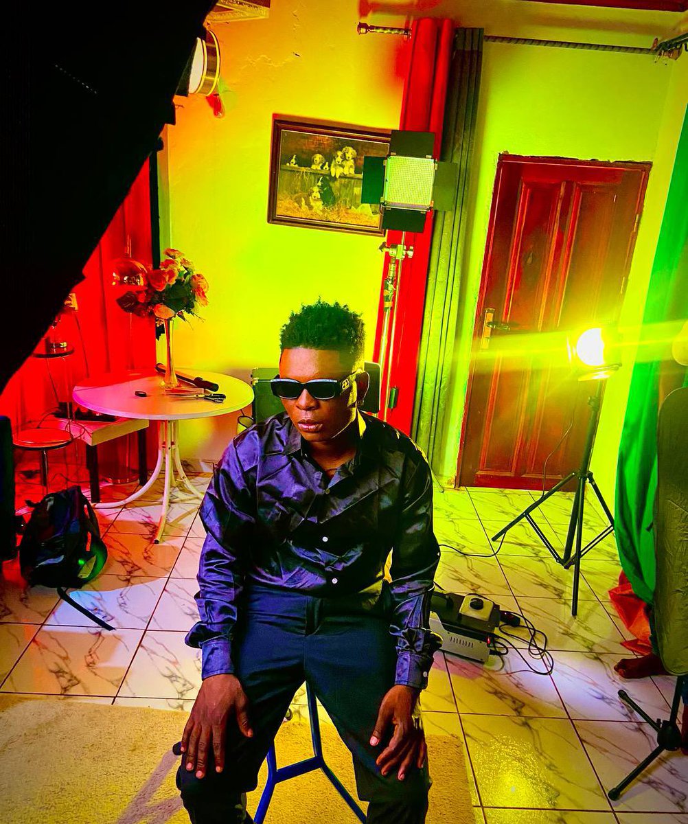 NASkyBreak1's tweet photo. I just want to take this time to appreciate every single one that have been listening to my album
I really appreciate y’all from the bottom of my heart.
Just to let y’all know I will be releasing the album on YouTube soon. 
Happy weekend ❤️🇨🇲🌍
Dreamboy cheetah album OUT NOW https://t.co/JMw4qGTgni