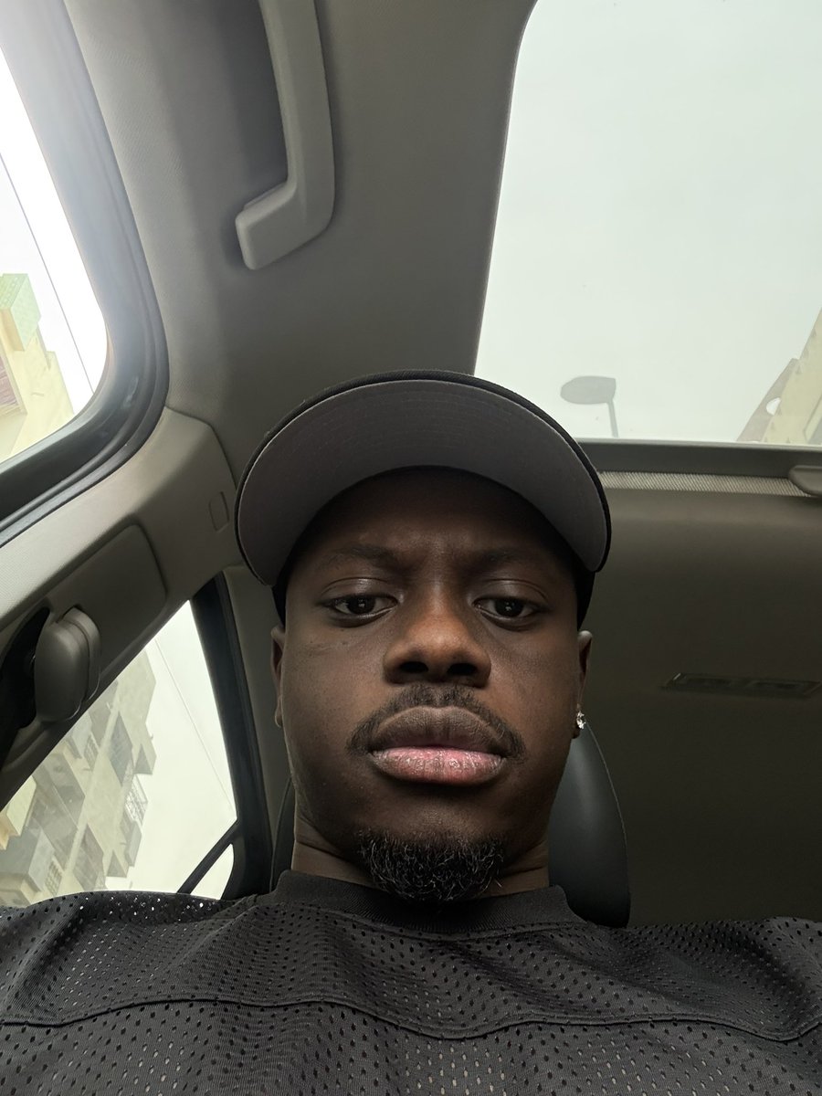 bad habits 🇦🇪🇸🇳 tweet media