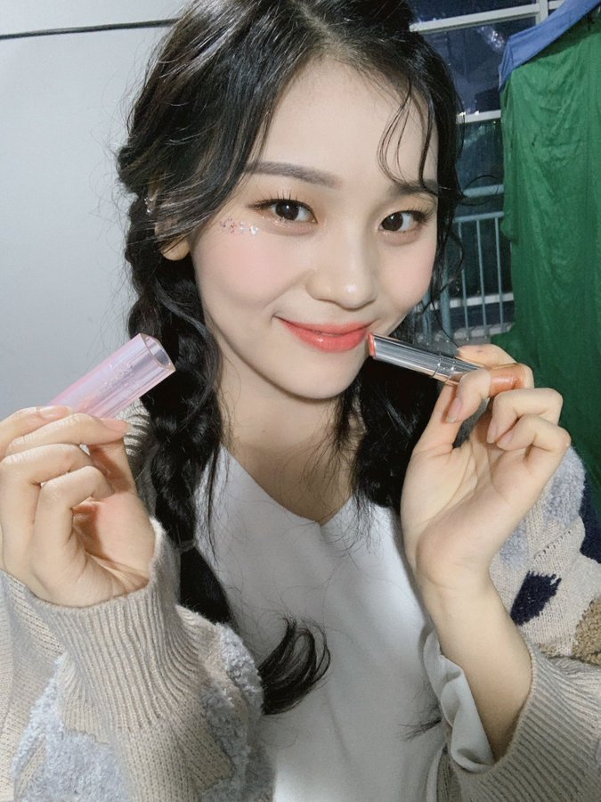 김예원 얼굴 tweet media