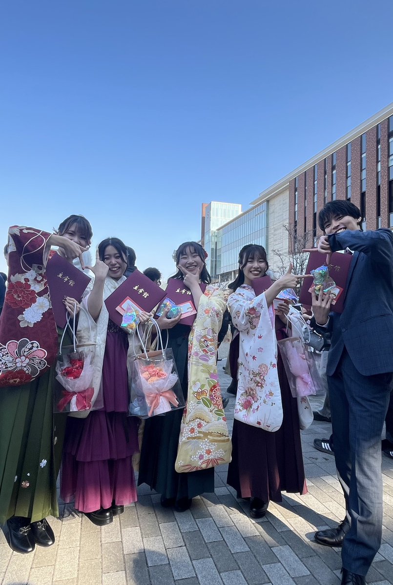 YuMemory_Emp's tweet photo. 【おふしょっとめもりー📸✨】
3/20に大学の卒業式を迎えました！！
約4年間の活動の応援ありがとうございました！！
また機会がありましたら、ゆめもりぃを、そしてEmpire Castをよろしくお願いします🙌

 #EmpireCast https://t.co/gXQlu9btCn