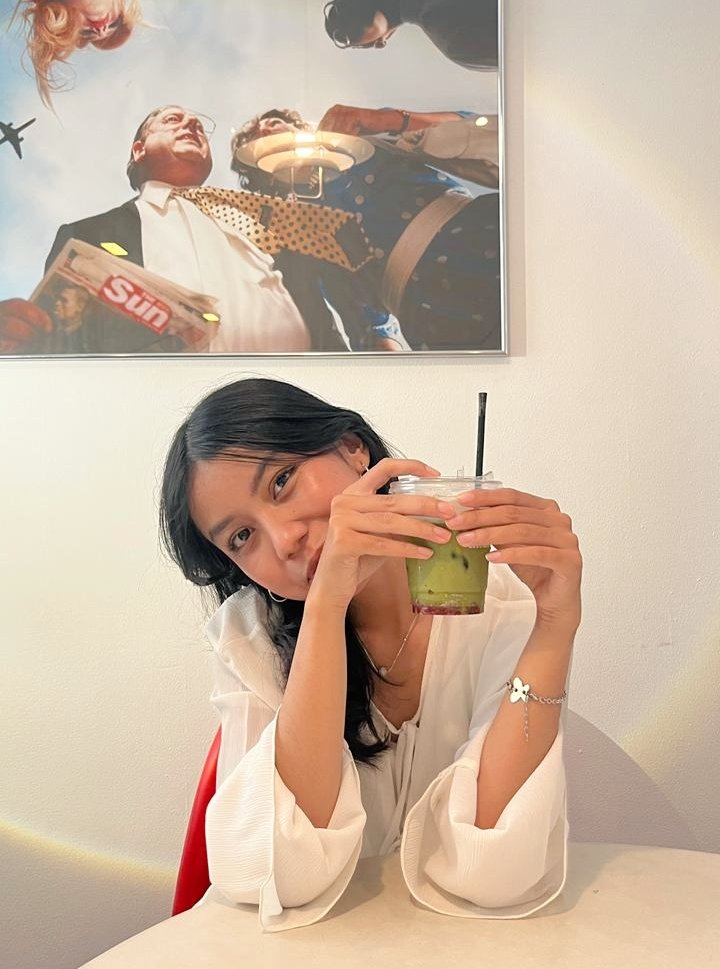 b ᥫ᭡ tweet media