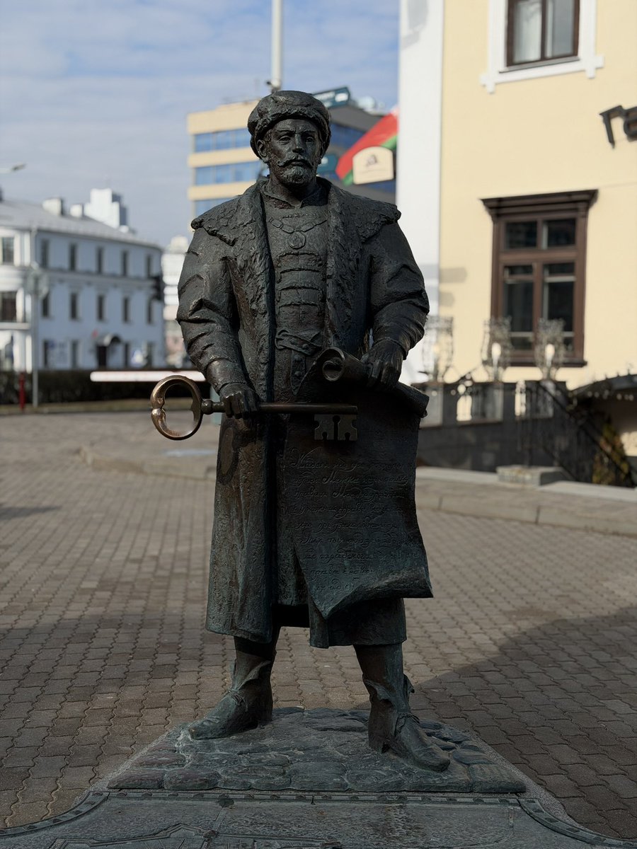 Lonely Bear tweet media