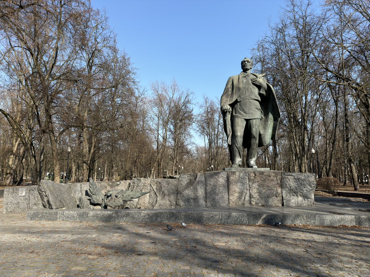 Lonely Bear tweet media