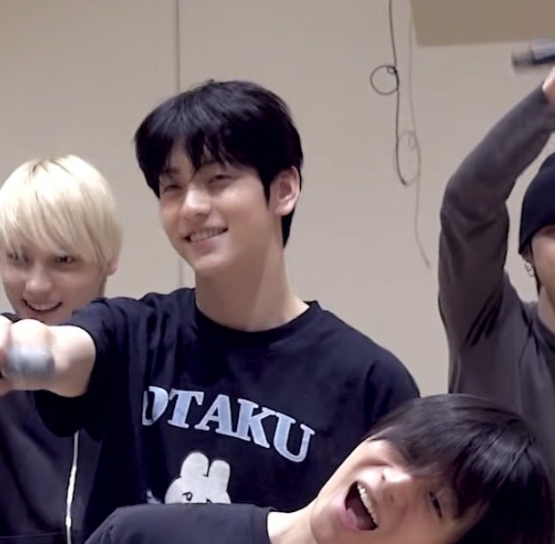 최빔수 slow tweet media