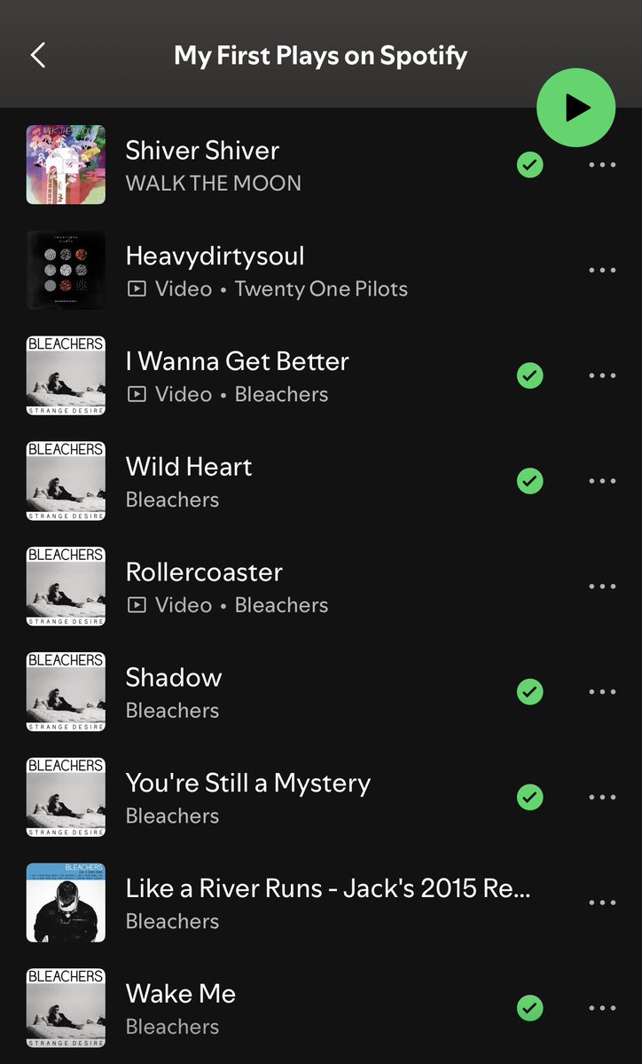 carly 🦇 tweet media