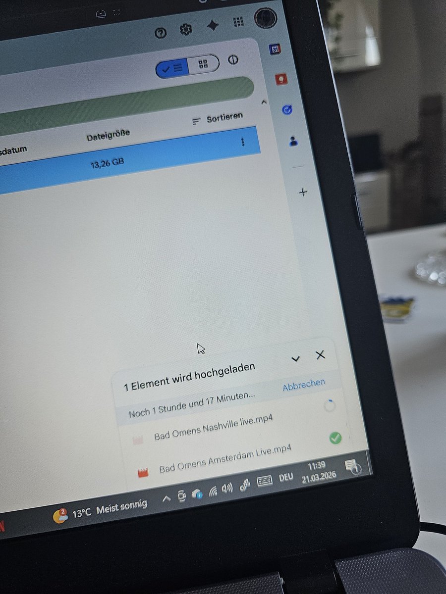 ˚.◜carꙨ ◟☆ tweet media