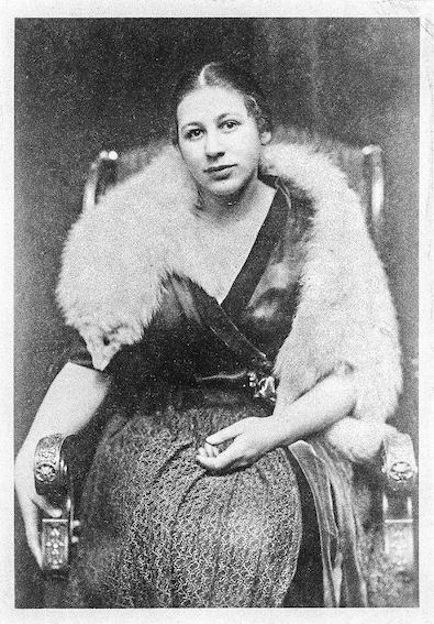 21.03.1941 r. - zostaje zgilotynowana Paulina Tyszewska.

Polka.
Patriotka.

Mieszkanka Sopotu - od 1935 r. pracowała na terenie Wolnego Miasta Gdańska dla polskiego wywiadu jako agent 1216.

Dzięki jej informacjom ujęto wielu niemieckich agentów Abwehry w Wolnym Mieście Gdańsk.