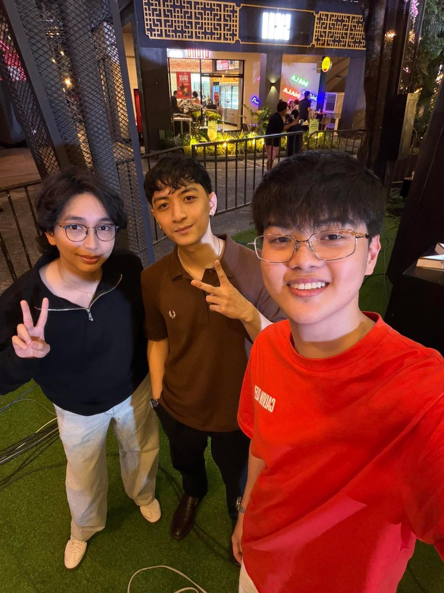 andra 😈 tweet media