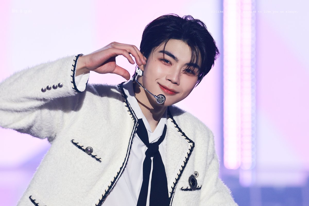 𝒍𝒊𝒌𝒆 𝒊𝒕 𝒈𝒖𝒏 🖤 tweet media