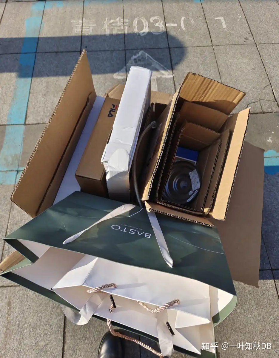 Tina Trongone tweet media