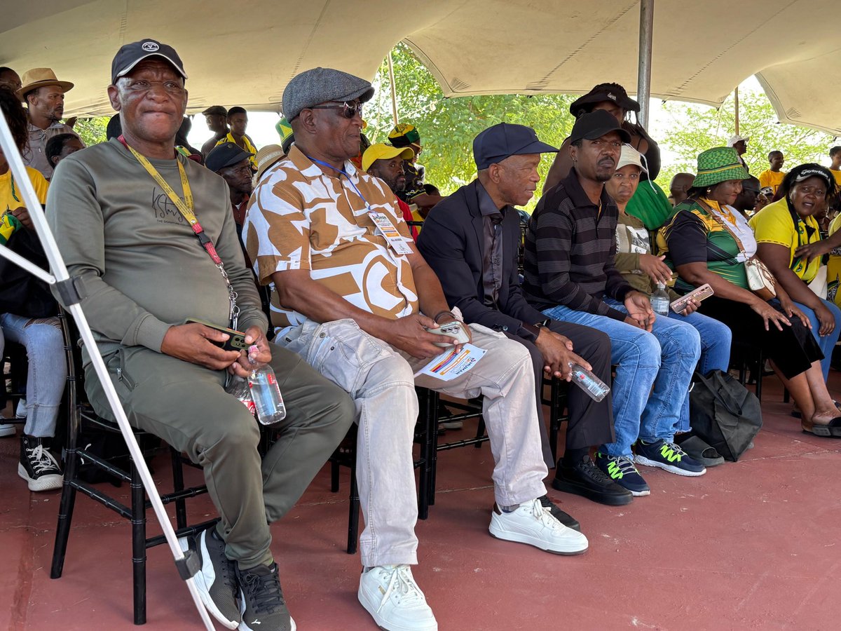 NMandelaBaymuni's tweet photo. NMBMโs Office of the Speaker commemorates the day at Langa Memorial Precinct, Kariega, honouring the legacy of freedom and equality.
Leaders, together with the Uitenhage Massacre Foundation, are leading the programme
#AllHandsOnDeck
#MetroAtWork
#SiyaSebenza https://t.co/QFZ9PA9a2J