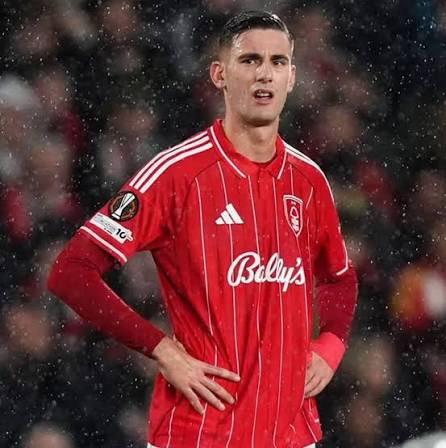 Ian Woan's left peg tweet media