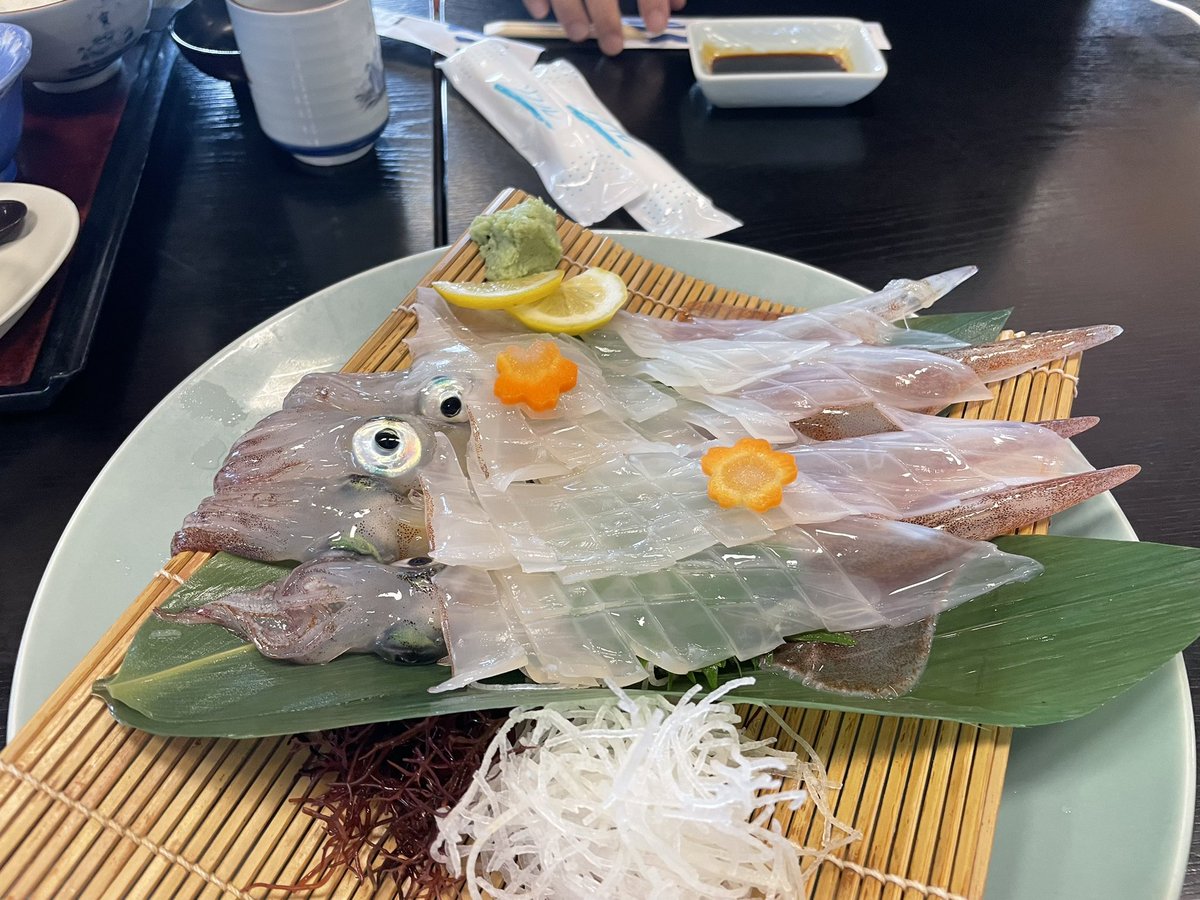 Shaw0922's tweet photo. 呼子🦑イカ
海鮮丼🎉
完美組合👍👍

#漁師料理karatsu https://t.co/MEQGoQbSXu