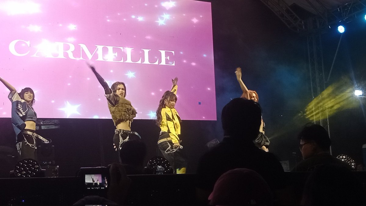 PULPMagazinePH's tweet photo. The show just got a whole lot smoother. Carmelle is setting the tone at Signal Detected: Blooms Day with BINI. ⭐

#PULPMagazine #BINI #BINI_SignalDetected https://t.co/SaGYFf8IuV
