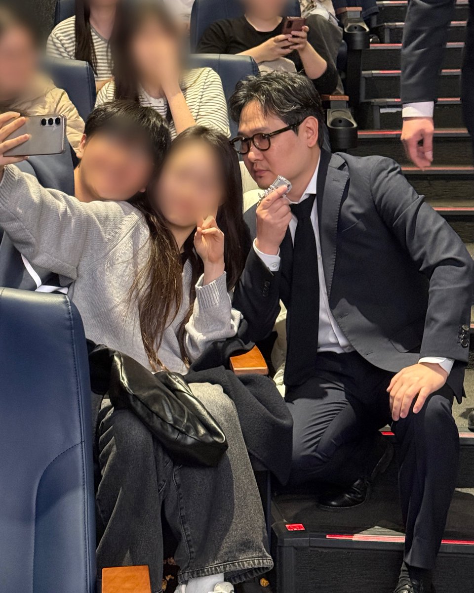 숫자가 하나씩 사라지는 날, 
세기말의 종소리가 울렸다🔔
개봉 전부터 찾아와주신 여러분 모두 감사했습니다💙

<명탐정 코난: 세기말의 마술사> 3월 27일 CGV 대개봉💎
🔗예매는 프로필 링크에서!