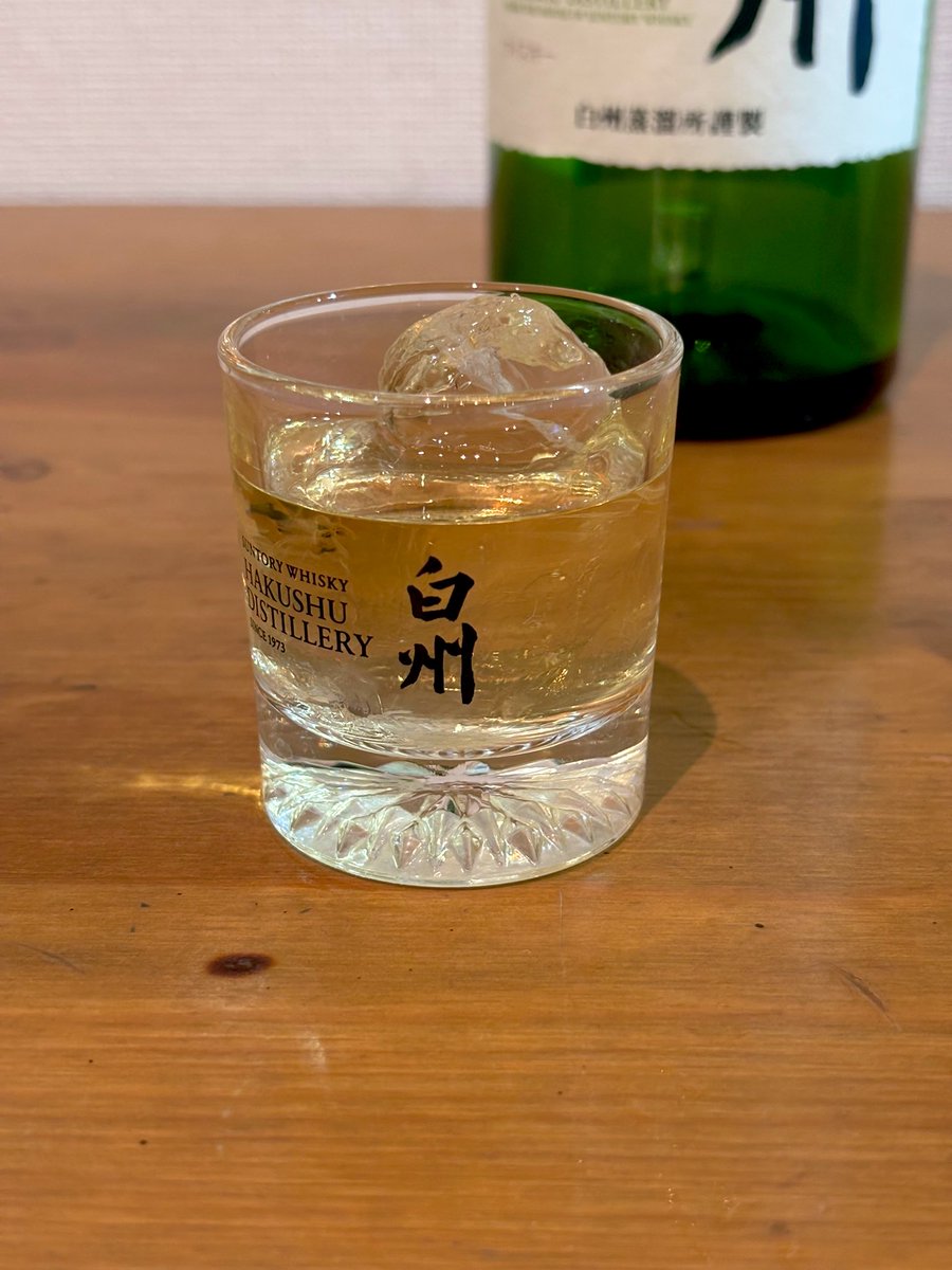 sleeeeeeepin's tweet photo. 白州グラスで飲む白州の旨さな。 https://t.co/jXrqOStkel