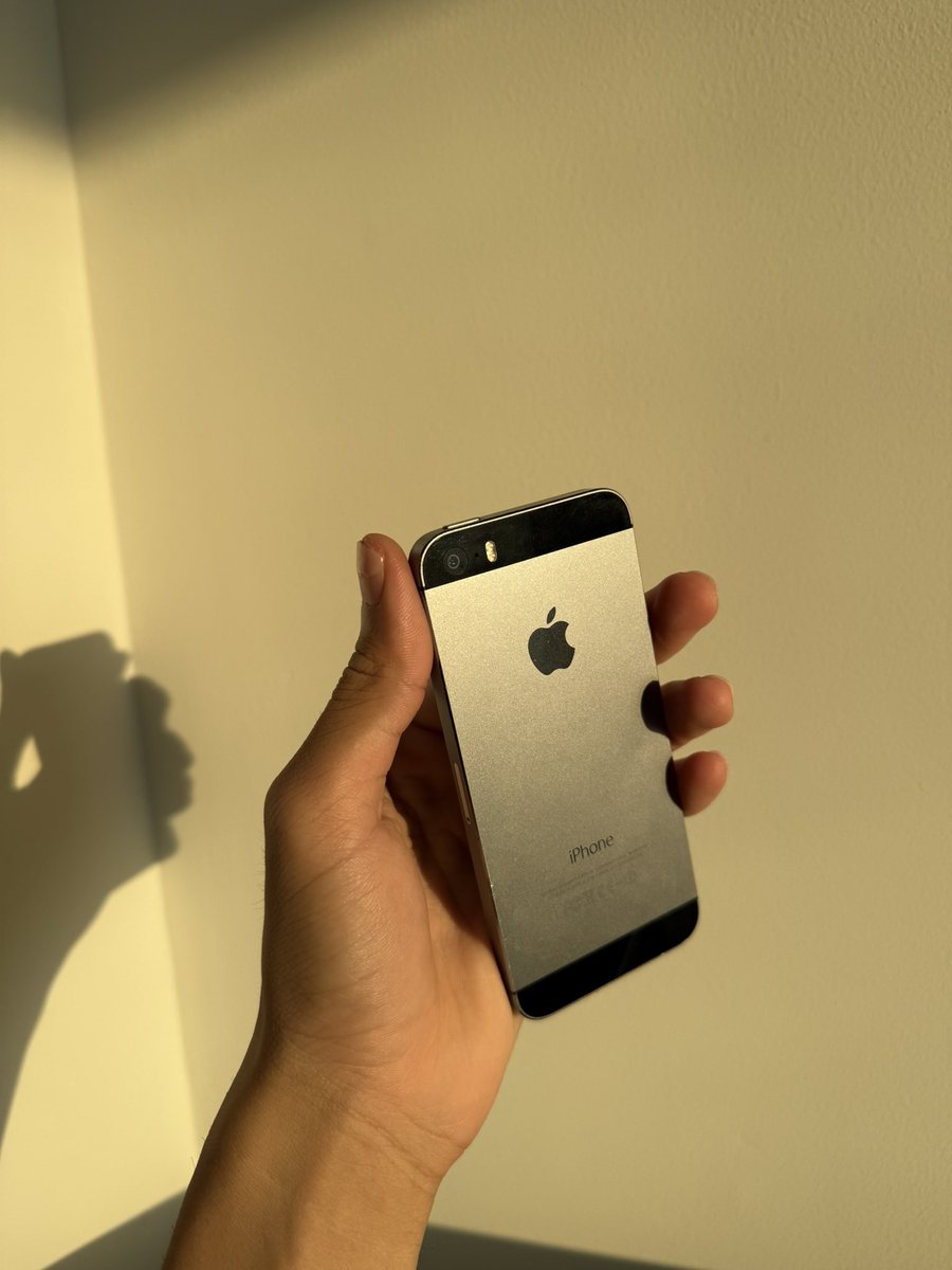 สุ่มแจก iPhone 5s

แบตยังพอใช้ได้ เห็นช่วงนี้คนดังเอามาใช้บ้างถ่ายกันบ้าง ชาววินเทจน่าจะชอบ

🪭👌🏻กติกาง่ายๆ

รีทวิตอย่างเดียว

สุ่มวันที่ 31/3/26