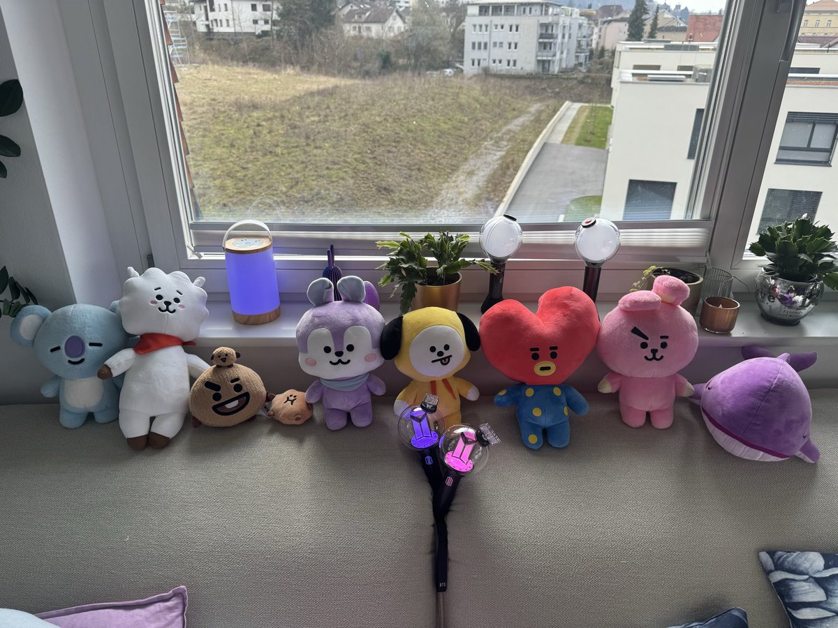 jadoreMojito's tweet photo. We are ready @netflix 💜🪭 are you? 🔍#austrianarmy @austrianBTSarmy #BTS #ARIRANG https://t.co/LmjARFJLuV