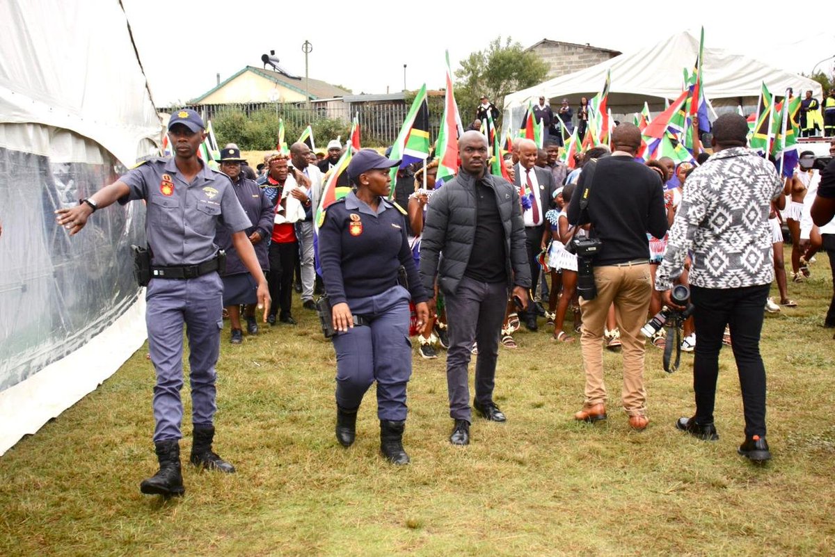 SAPoliceService's tweet image. #sapsKZN #PoliceVisibility has been increased in Kokstad in the Harry Gwala District today, to create a safe and secure environment for the hosting of the KwaZulu-Natal Provincial #HumanRightsDay. The Premier of KwaZulu-Natal Mr Thami Ntuli delivered the keynote address at an