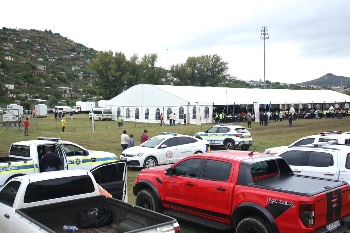 SAPoliceService's tweet image. #sapsKZN #PoliceVisibility has been increased in Kokstad in the Harry Gwala District today, to create a safe and secure environment for the hosting of the KwaZulu-Natal Provincial #HumanRightsDay. The Premier of KwaZulu-Natal Mr Thami Ntuli delivered the keynote address at an